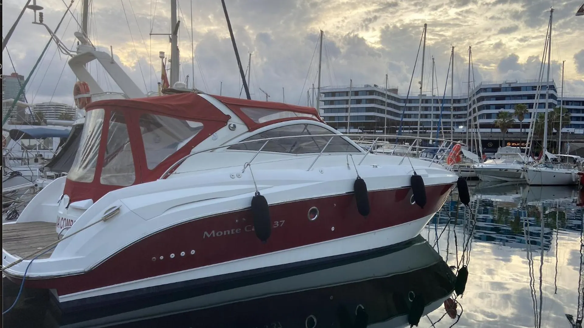 Adisfrutar Del Pura Vida Un Barco Increible Hotel Barcelona